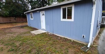 15010 26th Ave NE, Unit MIL in Shoreline, WA - Building Photo