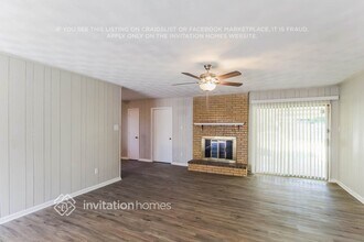 805 Poinsettia Dr in Lancaster, TX - Building Photo - Building Photo