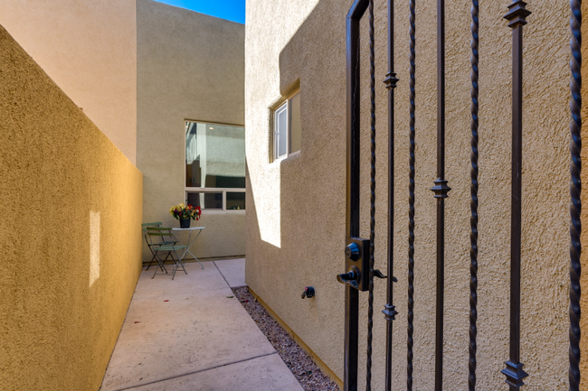 1504 Golden Gate Wy in Tubac, AZ - Building Photo - Building Photo