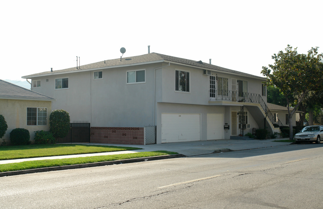 1002 S Adams St in Glendale, CA - Building Photo