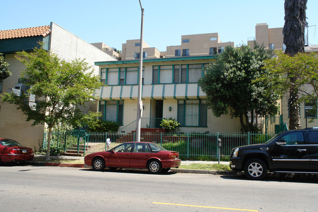 616 S Catalina St in Los Angeles, CA - Foto de edificio - Building Photo