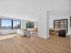 65 E India Row in Boston, MA - Building Photo