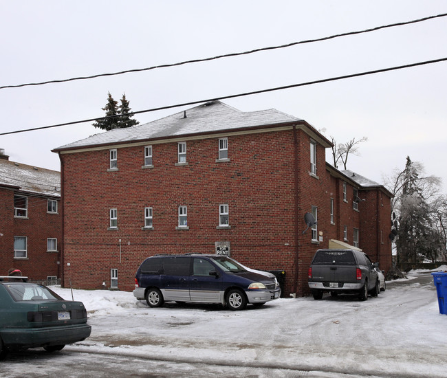 135 Woodward Ave in Toronto, ON - Building Photo - Primary Photo