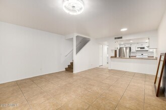 3030 N Hayden Rd, Unit Hayden Rd in Scottsdale, AZ - Building Photo - Building Photo