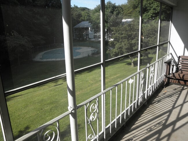 property at 17 Sunnybrook Rd