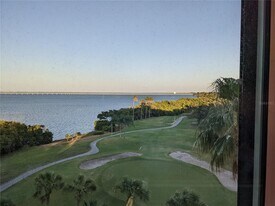 2616 Cove Cay Dr in Clearwater, FL - Building Photo