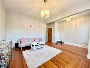 4 Litchfield St, Unit 1 in Boston, MA - Foto de edificio - Building Photo