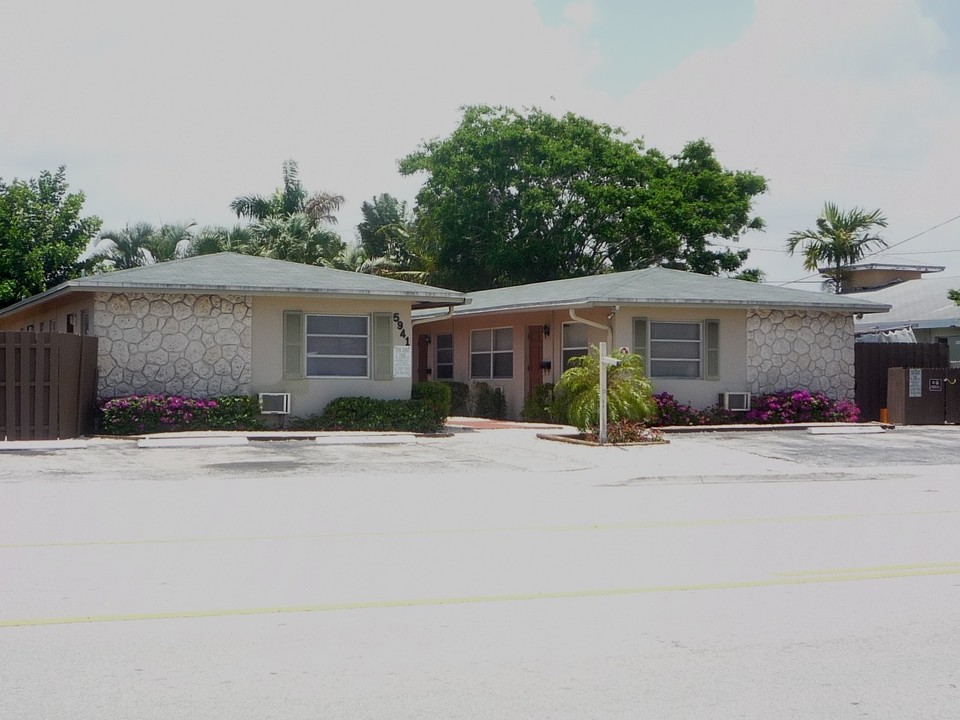 5941 NE 18th Ave in Fort Lauderdale, FL - Building Photo