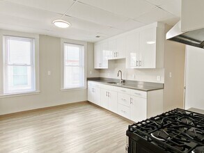 44 Jones Rd-Unit -2 in Revere, MA - Building Photo - Building Photo