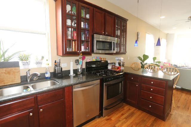 2439 W Homer St, Unit J02P in Chicago, IL - Building Photo - Building Photo