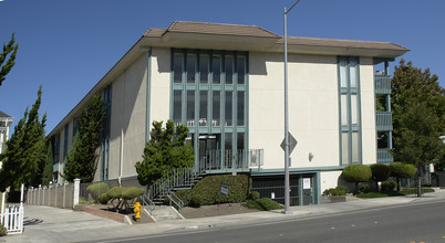 D Street Apartments in Hayward, CA - Building Photo - Building Photo