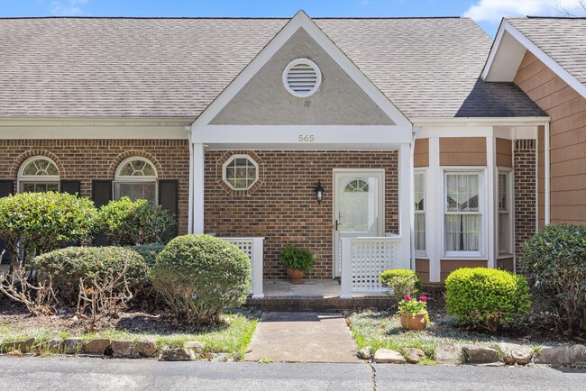 property at 565 Winterview Ln