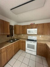 2690 W 76th St in Hialeah, FL - Building Photo - Building Photo