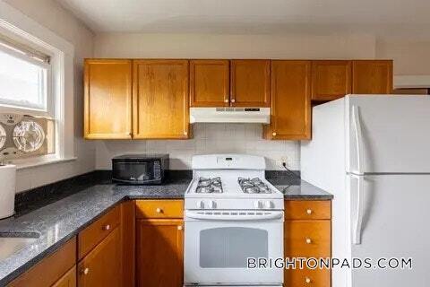 90 Harriet St, Unit left in Boston, MA - Building Photo - Building Photo