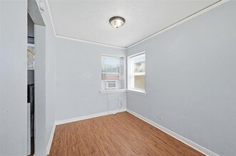 305 W Morton St in Denison, TX - Building Photo - Building Photo