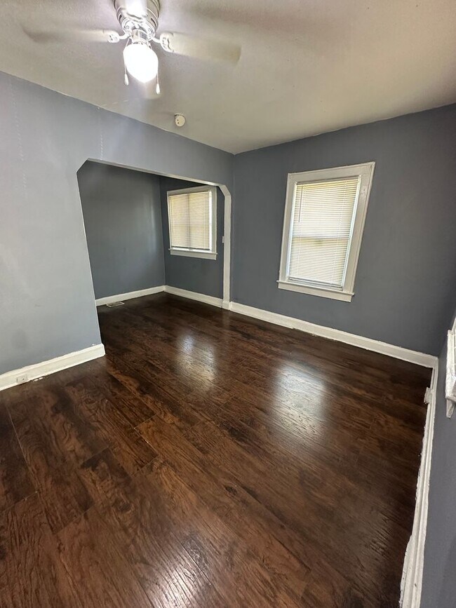 2504 E 55th St in Kansas City, MO - Building Photo - Building Photo