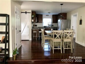 501 Vista Grande Cir in Charlotte, NC - Building Photo - Building Photo