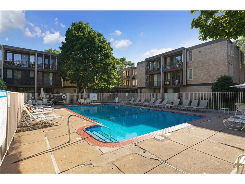 4029-4014 14th Ave S in Minneapolis, MN - Building Photo