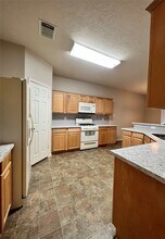 7535 Park Bend Ln in Pasadena, TX - Building Photo - Building Photo