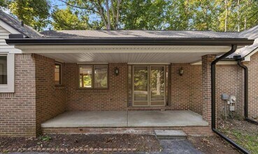 28118 Forestbrook Dr in Farmington Hills, MI - Building Photo - Building Photo