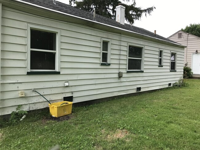 263 S Bon Air Ave in Youngstown, OH - Building Photo - Building Photo