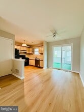 614 Fraley St, Unit 210 in Bridgeport, PA - Foto de edificio - Building Photo