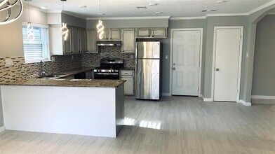 24014 Spring Briar Ln in Spring, TX - Building Photo - Building Photo