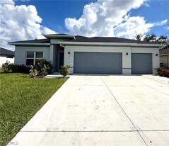 626 NW 3rd St in Cape Coral, FL - Building Photo