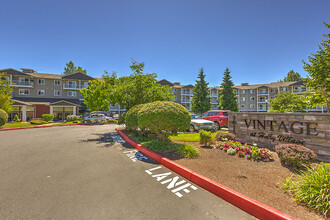 VINTAGE AT HOLLY VILLAGE SENIORS in Everett, WA - Building Photo - Building Photo