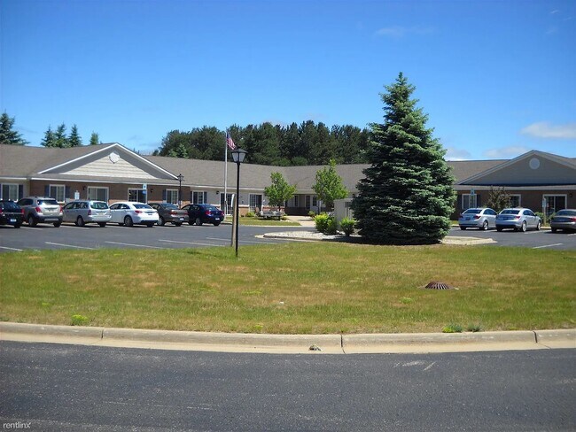 530 N Michigan Ave in Manton, MI - Building Photo - Building Photo