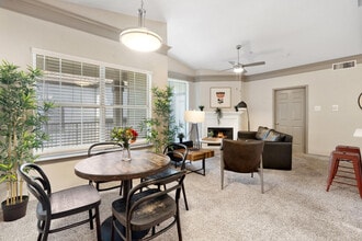 12100 Metric Blvd in Austin, TX - Building Photo - Building Photo