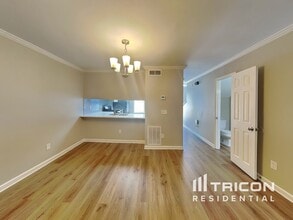 409 Water Oak Way SW in Marietta, GA - Building Photo - Building Photo