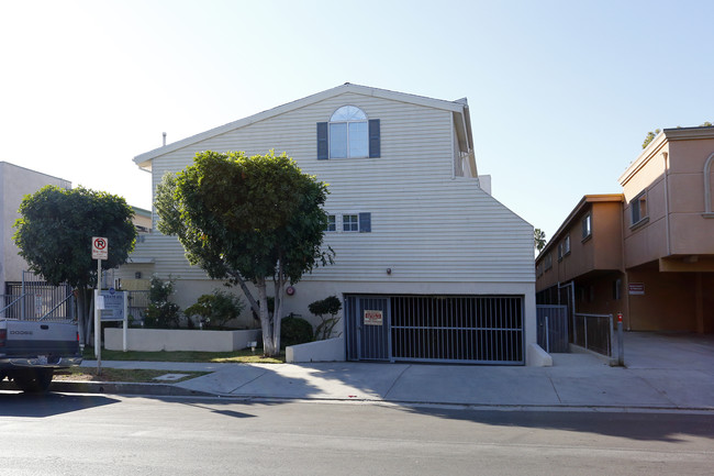 4539 Colbath Ave in Sherman Oaks, CA - Building Photo - Primary Photo