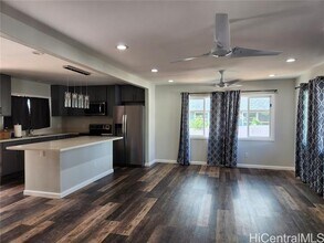 823 Hookala St in Pearl City, HI - Building Photo - Building Photo