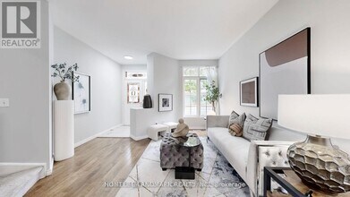 41 Bur Oak Ave in Markham, ON - Building Photo - Building Photo