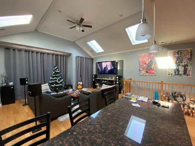 108 Kearney Ave, Unit 2