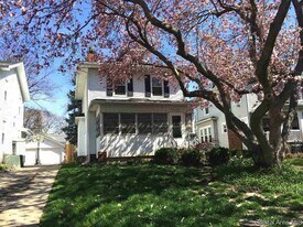 709 Woodland Ave in Springfield, IL - Building Photo