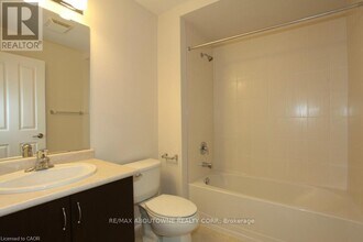 104 Plains Rd E in Burlington, ON - Building Photo - Building Photo