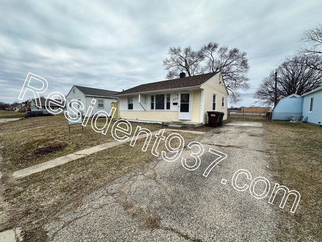 507 Archer Dr in Fairborn, OH - Building Photo - Building Photo