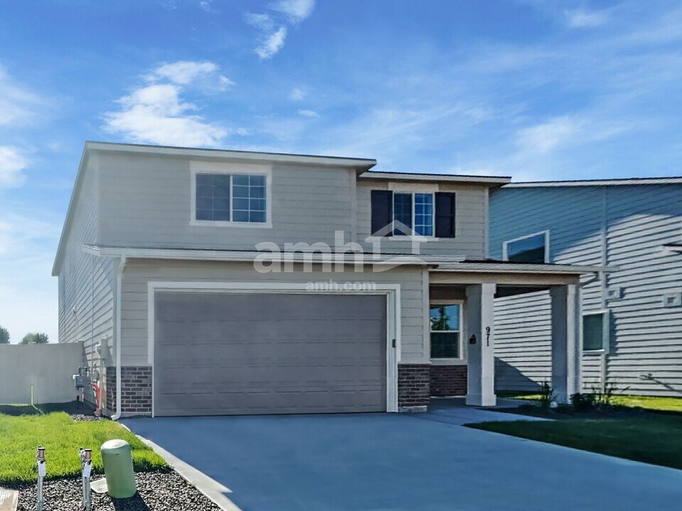 971 N Nichole Ave in Boise, ID - Building Photo