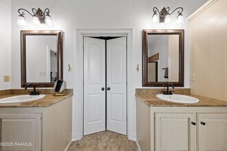 107 Marquee Dr in Broussard, LA - Building Photo - Building Photo