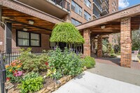 225 Saint Pauls Ave, Unit 15E in Jersey City, NJ - Building Photo - Building Photo