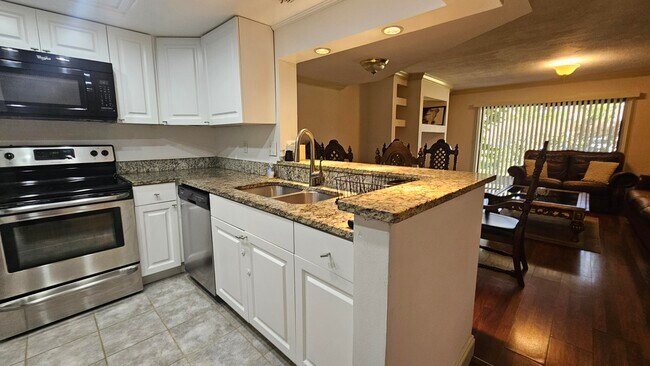89 Deer Creek Rd in Deerfield Beach, FL - Building Photo - Building Photo