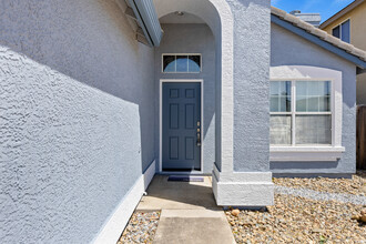 8753 Redwood Grove Way in Elk Grove, CA - Building Photo - Building Photo
