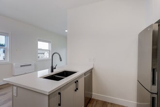 The Penny in Victoria, BC - Building Photo - Building Photo