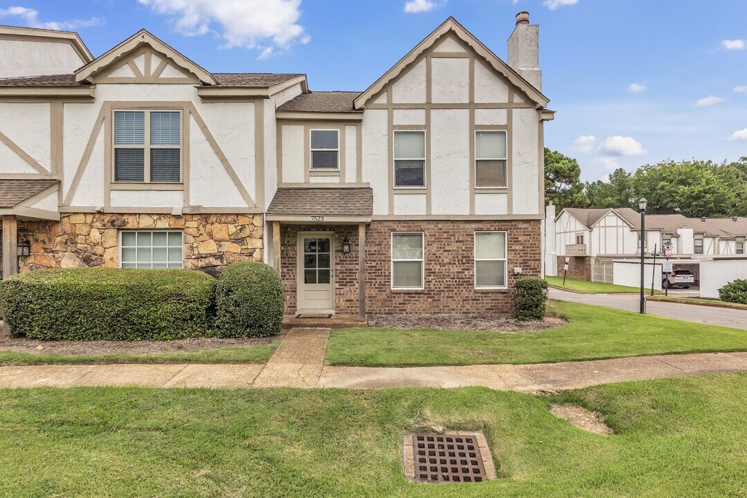7523 Bavarian Dr in Memphis, TN - Building Photo