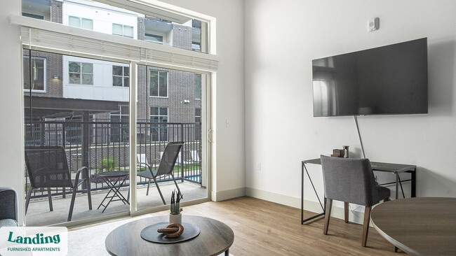 2511 Montopolis Dr-Unit -147.1404753 in Austin, TX - Foto de edificio - Building Photo