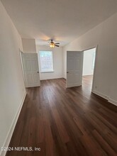 11 E 7th St, Unit 3 in Jacksonville, FL - Building Photo - Building Photo