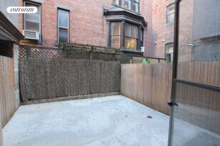 856 West End Ave in New York, NY - Building Photo