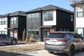 103 N Atlanta St in Owasso, OK - Building Photo - Building Photo